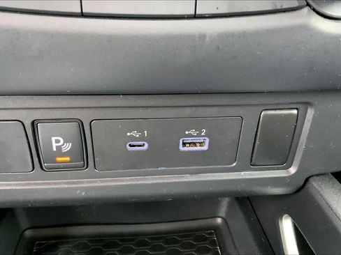 Used 2022 Nissan Frontier SV w/ Technology Package RWD image 31