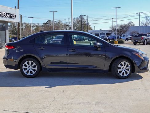 Used 2024 Toyota Corolla LE image 20