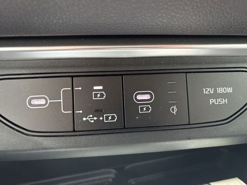 Used 2025 Kia Carnival SX Prestige FWD image 16