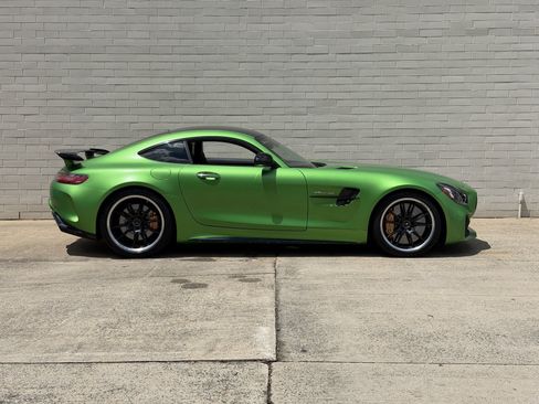Used 2018 Mercedes-Benz AMG GT R image 2