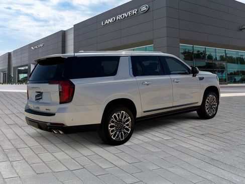 Used 2025 GMC Yukon XL Denali Ultimate w/ LPO, Floor Liner Package AWD/4WD image 5