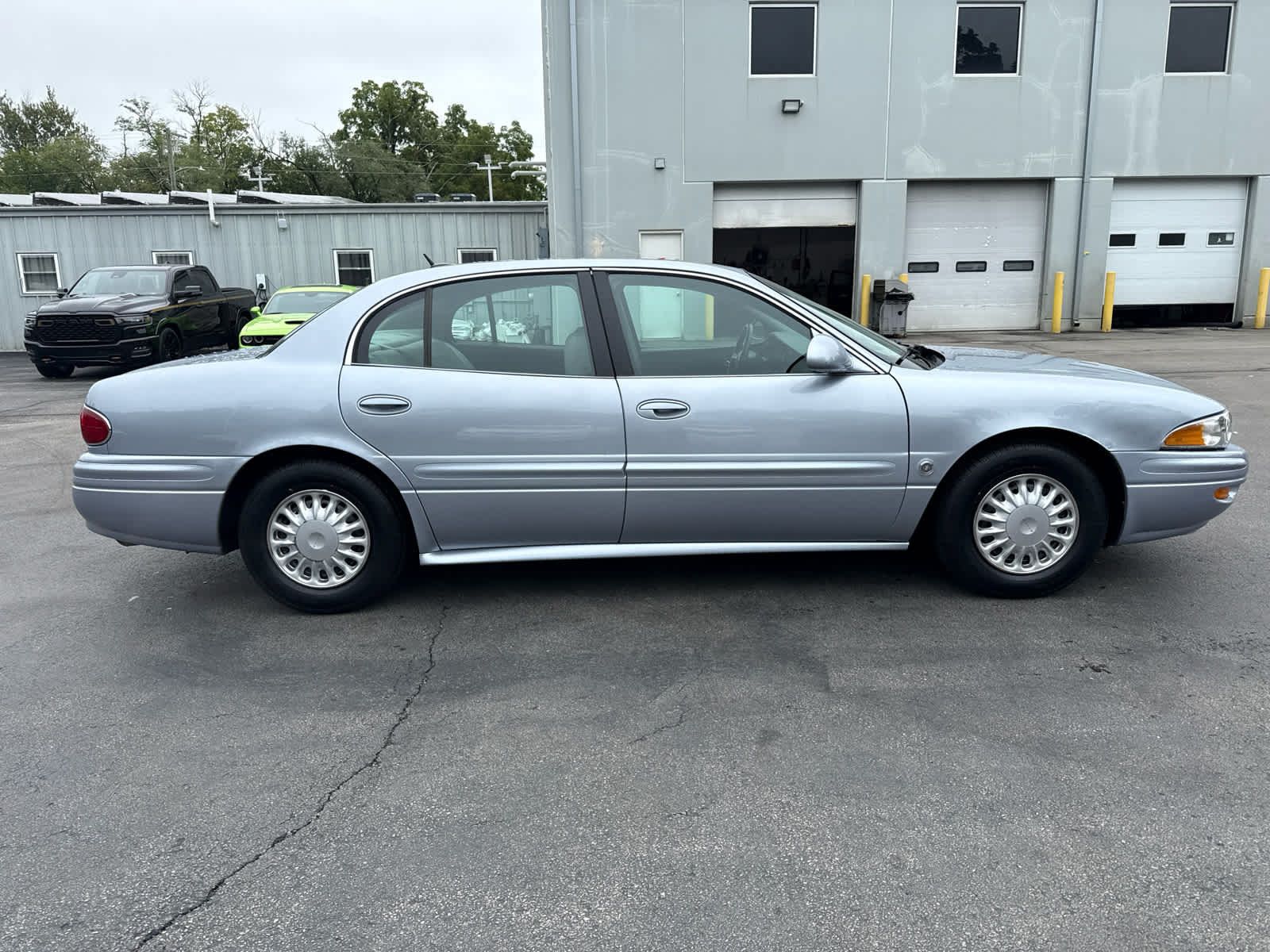 Used 2005 Buick Le Sabre Custom FWD image 2