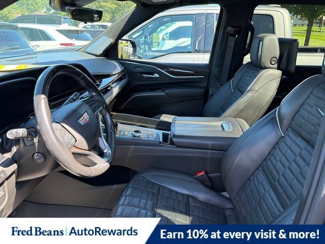 Used 2024 Cadillac Escalade ESV Sport Platinum w/ LPO, ONYX Package AWD/4WD image 6