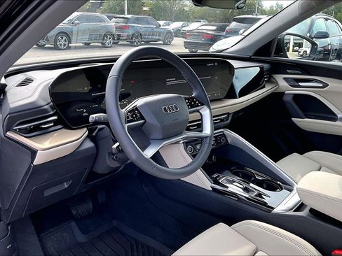 Used 2025 Audi Q5 2.0T Premium Plus image 14