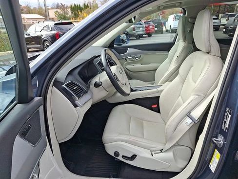 Used 2022 Volvo XC90 T5 Momentum w/ Climate Package image 14
