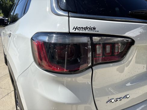 Used 2025 Jeep Compass Limited AWD/4WD image 12