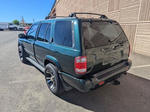 Used 2001 Nissan Pathfinder LE AWD/4WD image 3