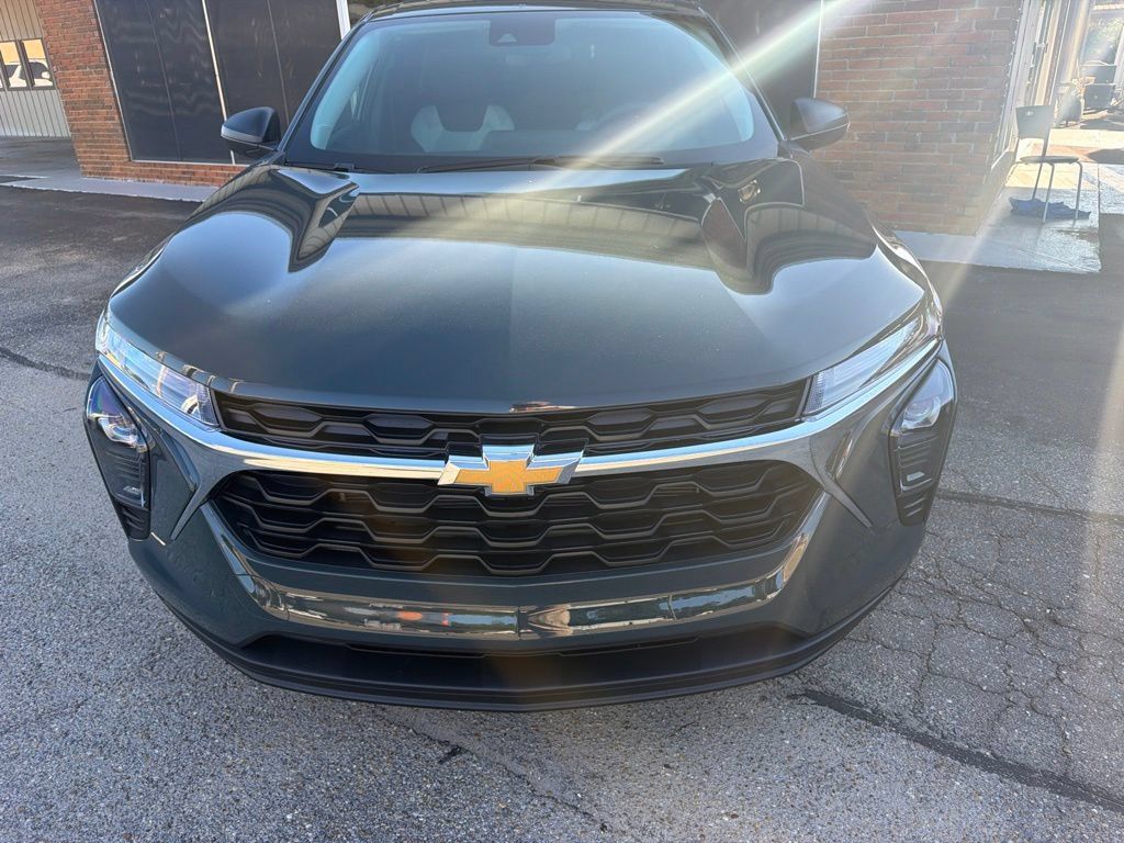New 2026 Chevrolet Trax LS FWD image 2