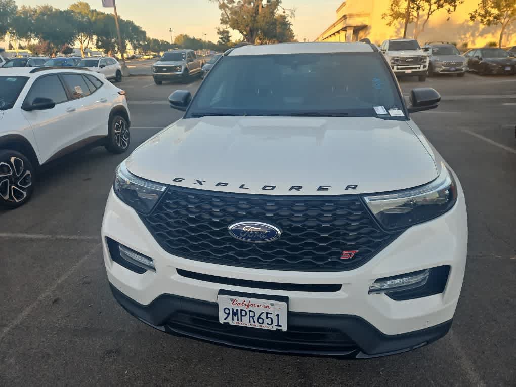 Used 2022 Ford Explorer ST w/ Equipment Group 401A AWD/4WD image 2