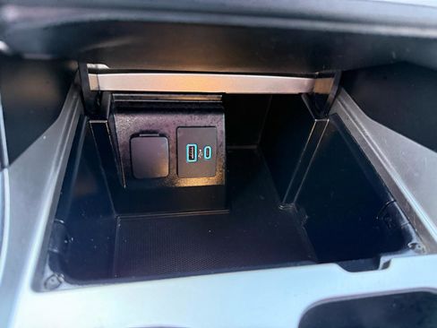 Used 2020 Ford Explorer Limited image 38