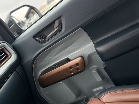 Used 2023 Ford Maverick Lariat image 40