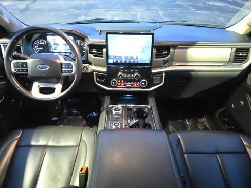 Certified 2024 Ford Expedition XLT image 10