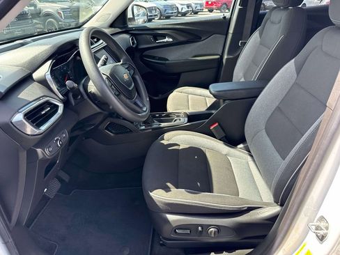 Used 2023 Chevrolet TrailBlazer LT FWD image 21