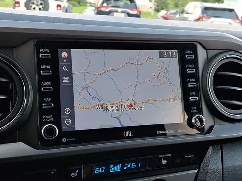 Used 2021 Toyota Tacoma TRD Off-Road w/ TRD Premium Off Road Package AWD/4WD image 18