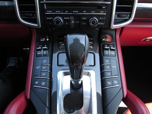 Used 2016 Porsche Cayenne GTS AWD/4WD image 20