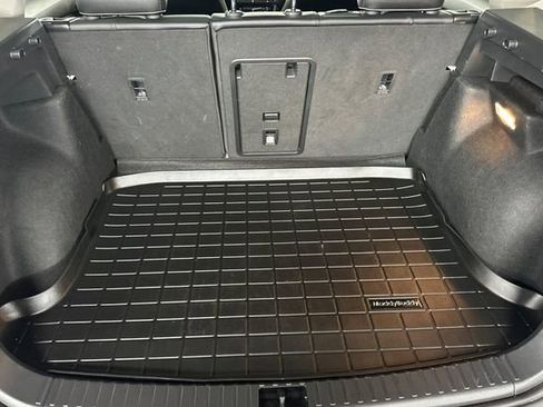 Used 2023 Volkswagen Taos SEL image 19