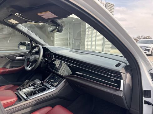 Used 2025 Audi SQ7 Prestige w/ Prestige Package image 15