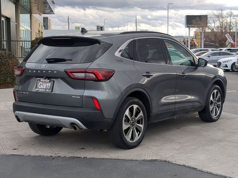 Used 2025 Ford Escape Platinum image 3