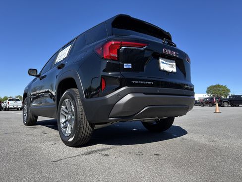 New 2026 GMC Terrain Elevation w/ Technology Package II FWD image 8