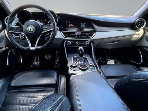 Used 2018 Alfa Romeo Giulia Ti Sport w/ Quick Order Package 22S Sport AWD/4WD image 19