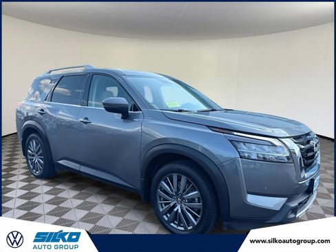 Used 2022 Nissan Pathfinder SL w/ SL Premium Package image 1