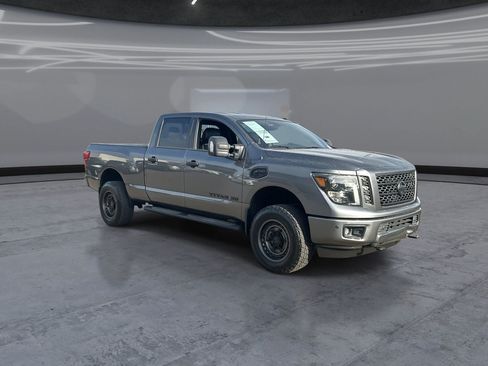 Used 2019 Nissan Titan SL w/ Midnight Edition AWD/4WD image 2