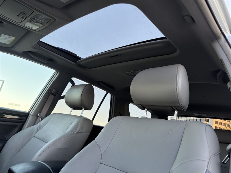 Used 2006 Toyota 4Runner Limited w/ Preferred Accessory Pkg RWD image 17