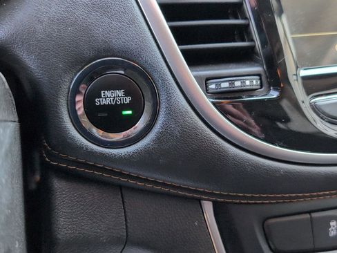 Used 2019 Chevrolet Trax LT w/ Redline Edition image 27