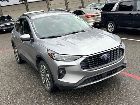 Used 2024 Ford Escape Platinum image 7