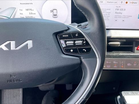 Used 2023 Kia EV6 Wind RWD image 19