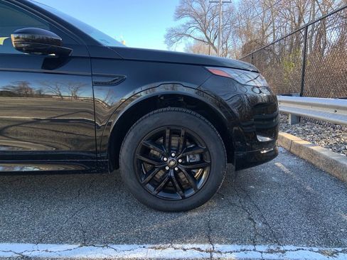 Certified 2025 Land Rover Discovery Sport S image 11