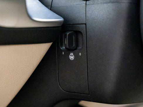 Certified 2023 Mercedes-Benz EQB 300 4MATIC w/ Exclusive Package image 25