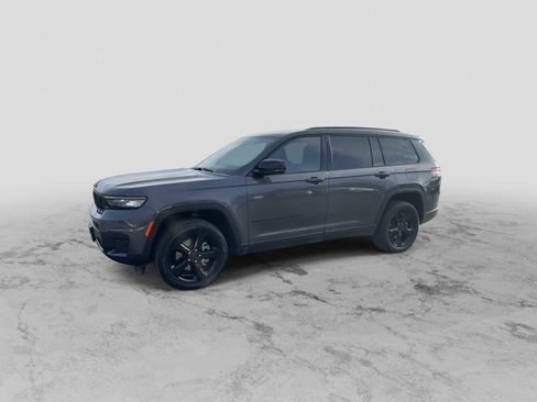 Certified 2023 Jeep Grand Cherokee L Laredo image 4