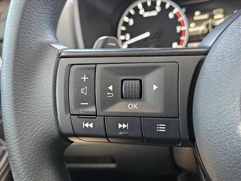 Used 2021 Nissan Rogue S FWD image 20