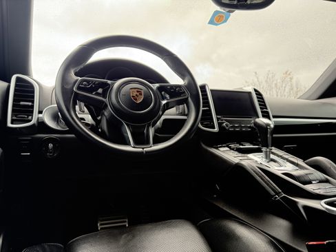 Used 2018 Porsche Cayenne S Platinum image 20