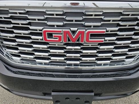 Used 2018 GMC Yukon Denali w/ Denali Ultimate Package image 9