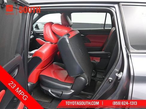 Used 2021 Toyota Highlander XSE AWD/4WD image 30