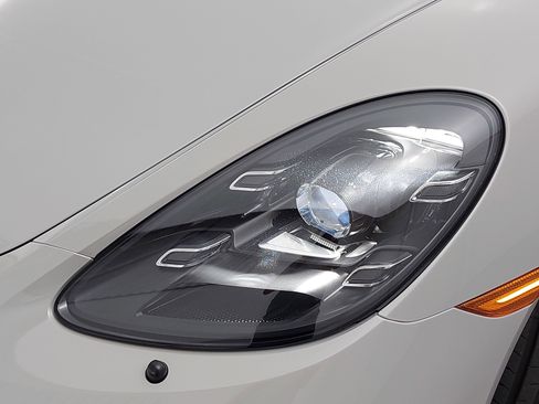 Certified 2025 Porsche 718 Boxster GTS RWD image 28