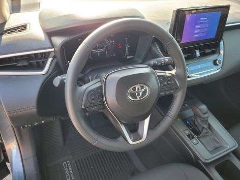 Used 2026 Toyota Corolla Cross LE FWD image 26