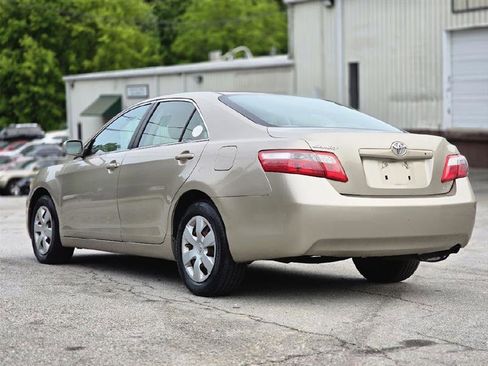 Used 2007 Toyota Camry XLE FWD image 4