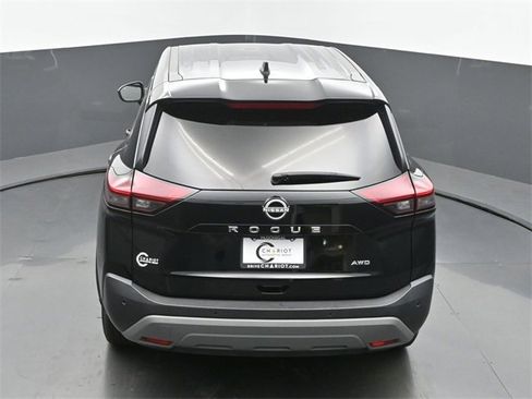 Used 2023 Nissan Rogue S image 42