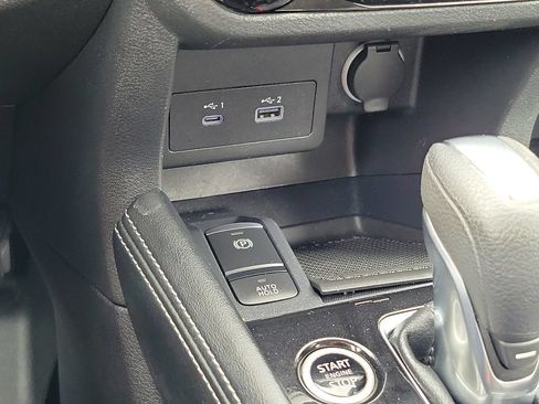 Used 2023 Nissan Kicks SR w/ SR Premium Package FWD image 26
