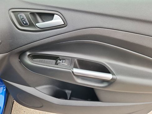 Used 2017 Ford Escape SE w/ Equipment Group 201A image 15