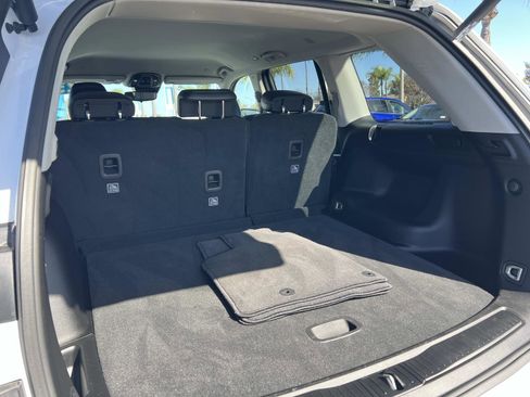 Used 2023 Jeep Grand Cherokee Limited image 24