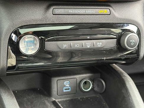 Certified 2023 Ford Escape SE w/ PHEV Premium Package image 19