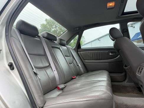 Used 2000 Toyota Avalon XL FWD image 13