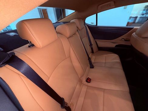 Certified 2024 Lexus ES 350 w/ Premium Package FWD image 15