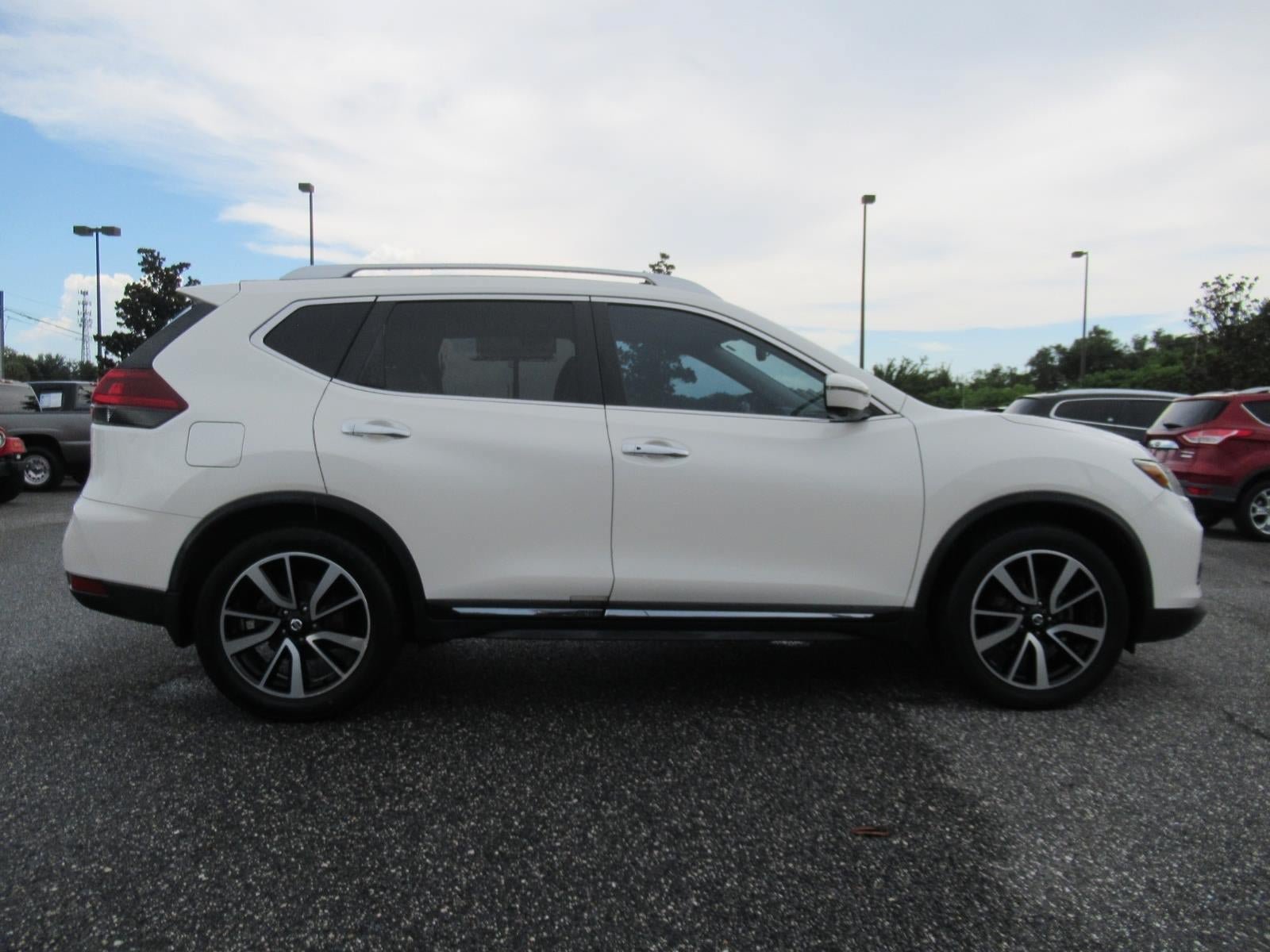 Used 2018 Nissan Rogue SL w/ Premium Package FWD image 2