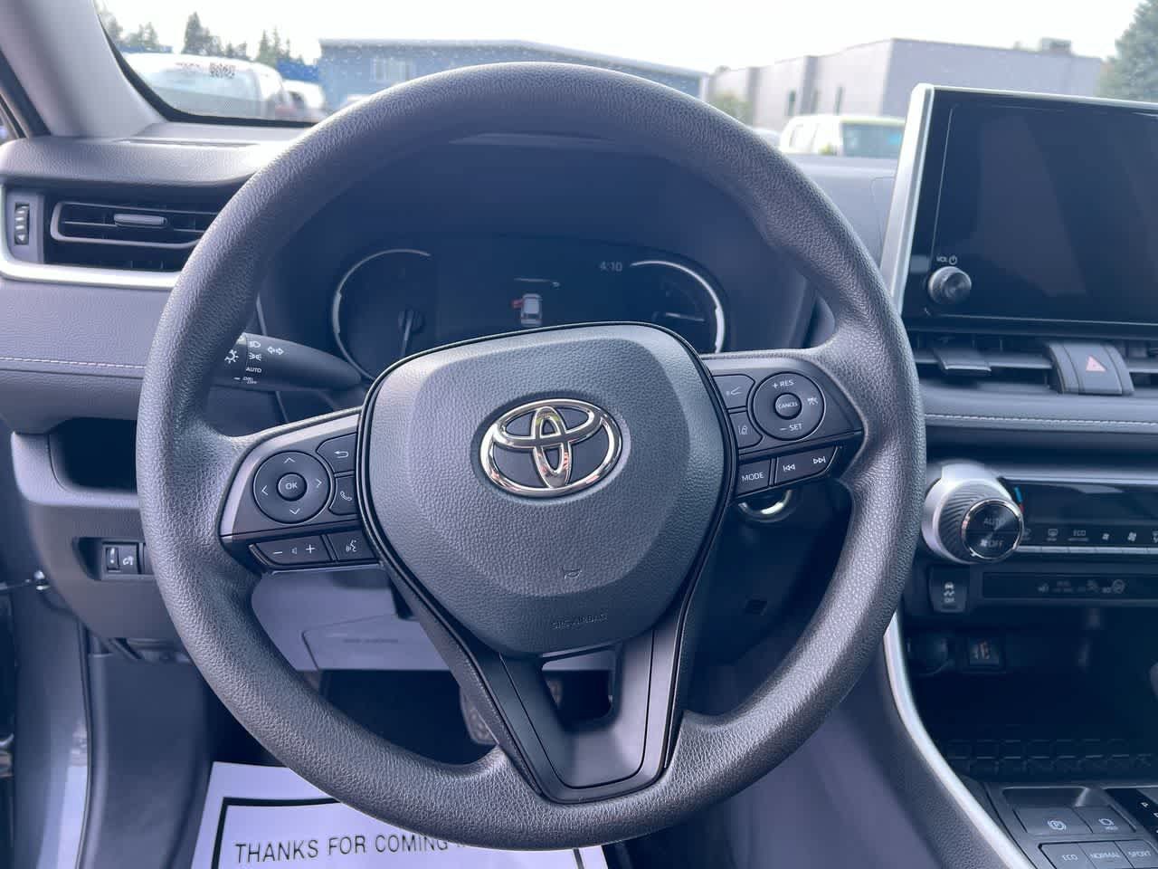 Used 2025 Toyota RAV4 XLE AWD/4WD image 14