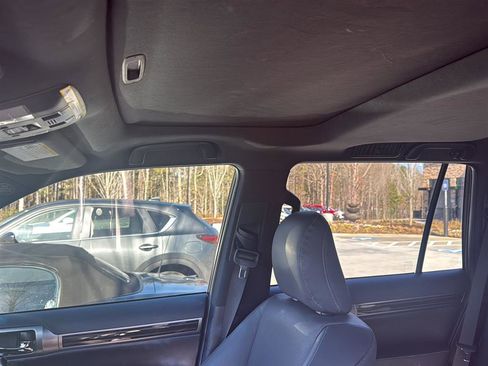 Used 2022 Lexus GX 460 Premium w/ Premium Package image 17